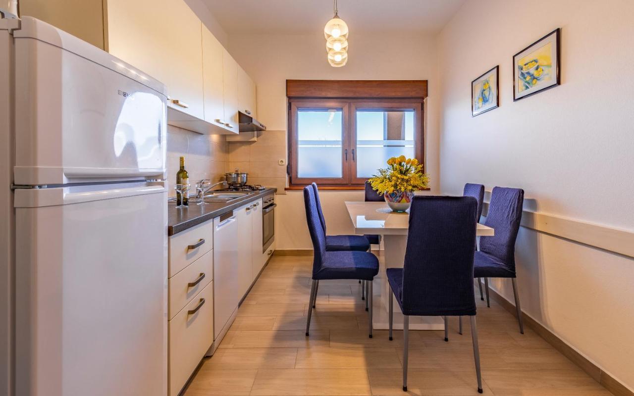 Sweet House With Free Parking Hébergement de vacances